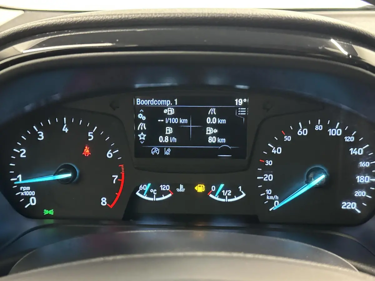 1.0 EcoBoost Connected NAVI CARPLAY CRUISE LM 50000 KM.
