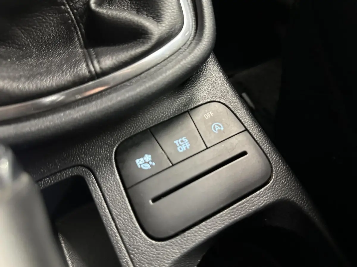 1.0 EcoBoost Connected NAVI CARPLAY CRUISE LM 50000 KM.