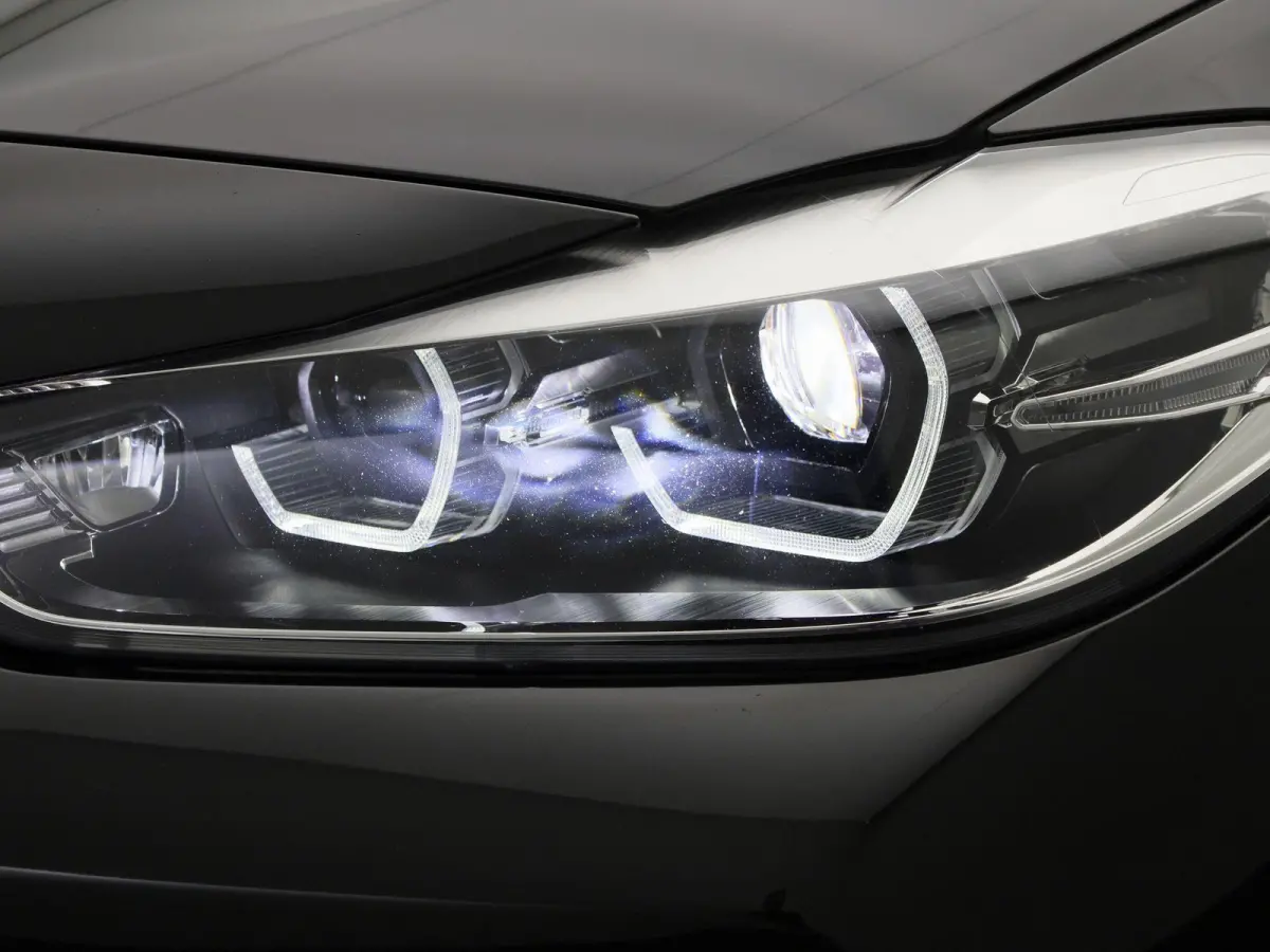 xDrive25e | Automaat | Head-up Display | Achteruitrijcamera | Parkeersensoren |
