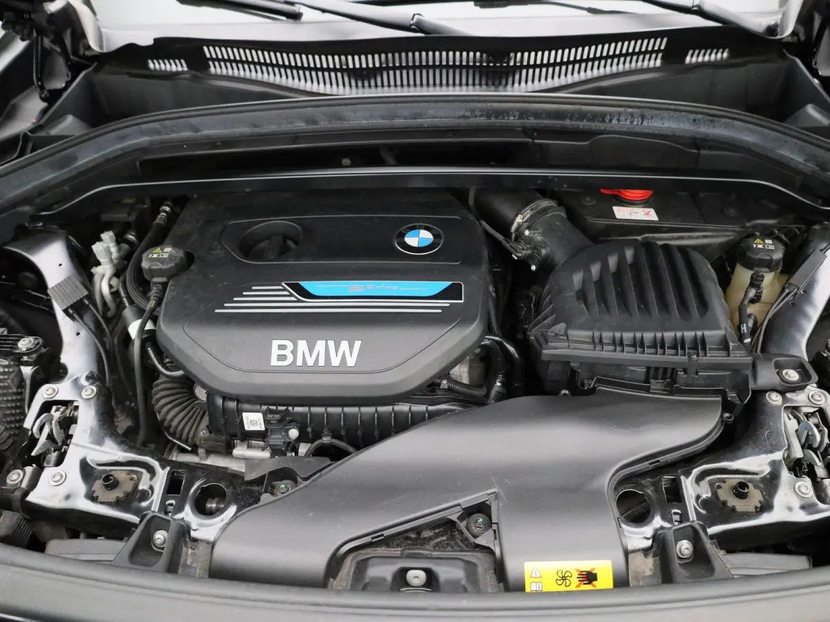 xDrive25e | Automaat | Head-up Display | Achteruitrijcamera | Parkeersensoren |