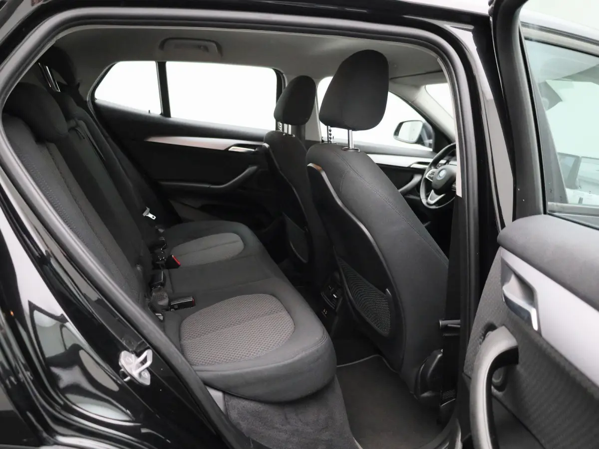xDrive25e | Automaat | Head-up Display | Achteruitrijcamera | Parkeersensoren |