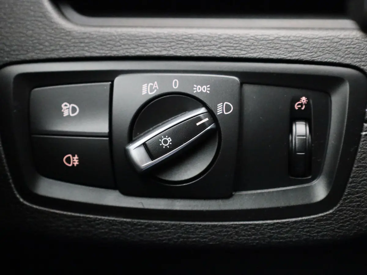xDrive25e | Automaat | Head-up Display | Achteruitrijcamera | Parkeersensoren |