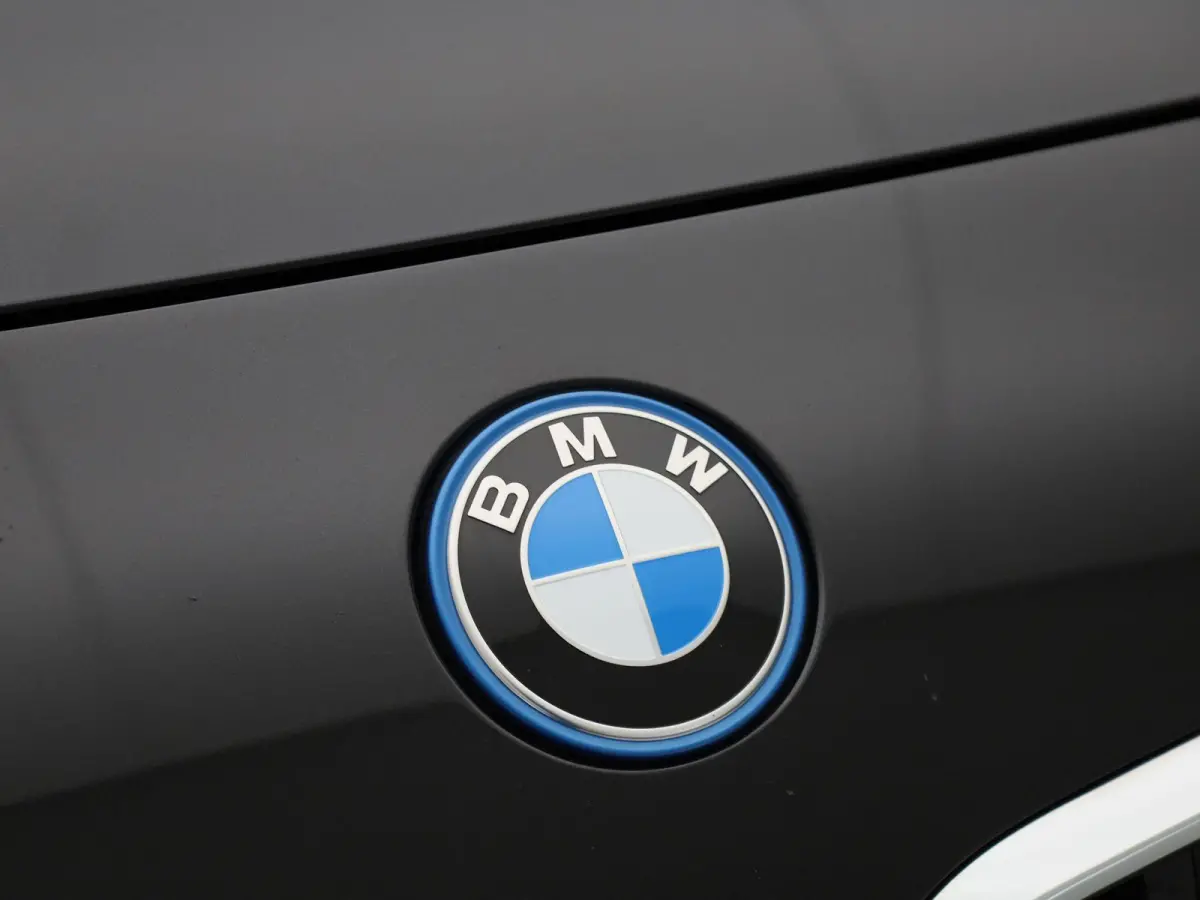 xDrive25e | Automaat | Head-up Display | Achteruitrijcamera | Parkeersensoren |