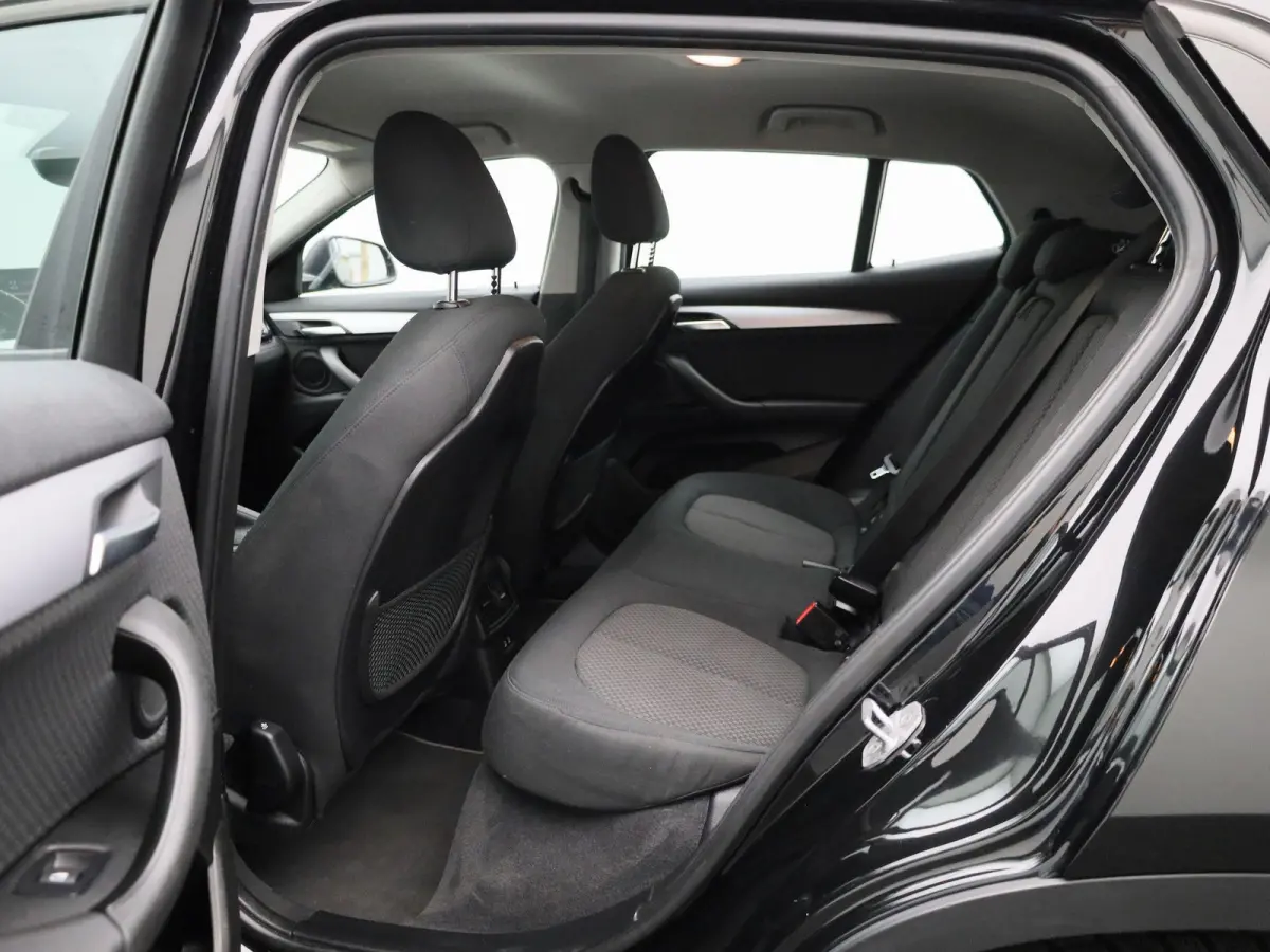 xDrive25e | Automaat | Head-up Display | Achteruitrijcamera | Parkeersensoren |