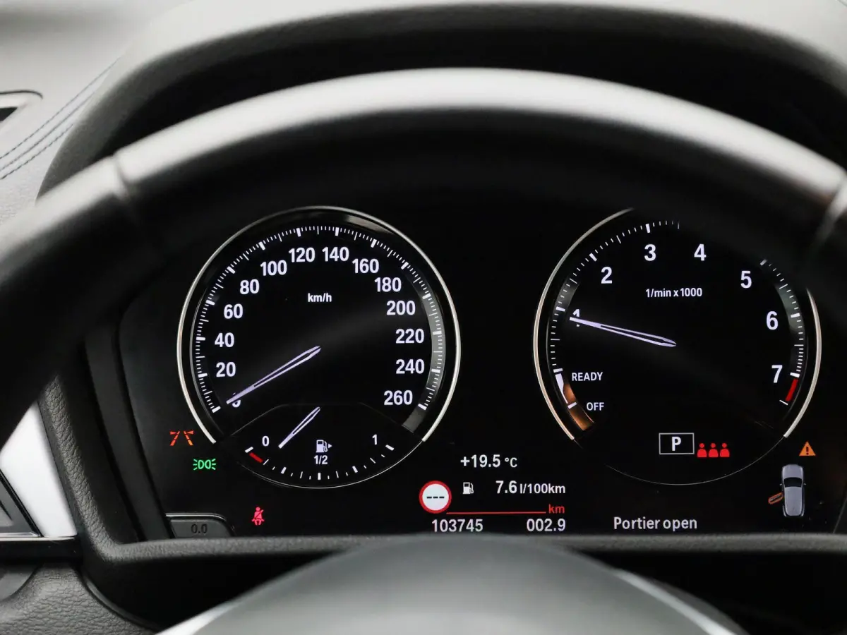 xDrive25e | Automaat | Head-up Display | Achteruitrijcamera | Parkeersensoren |