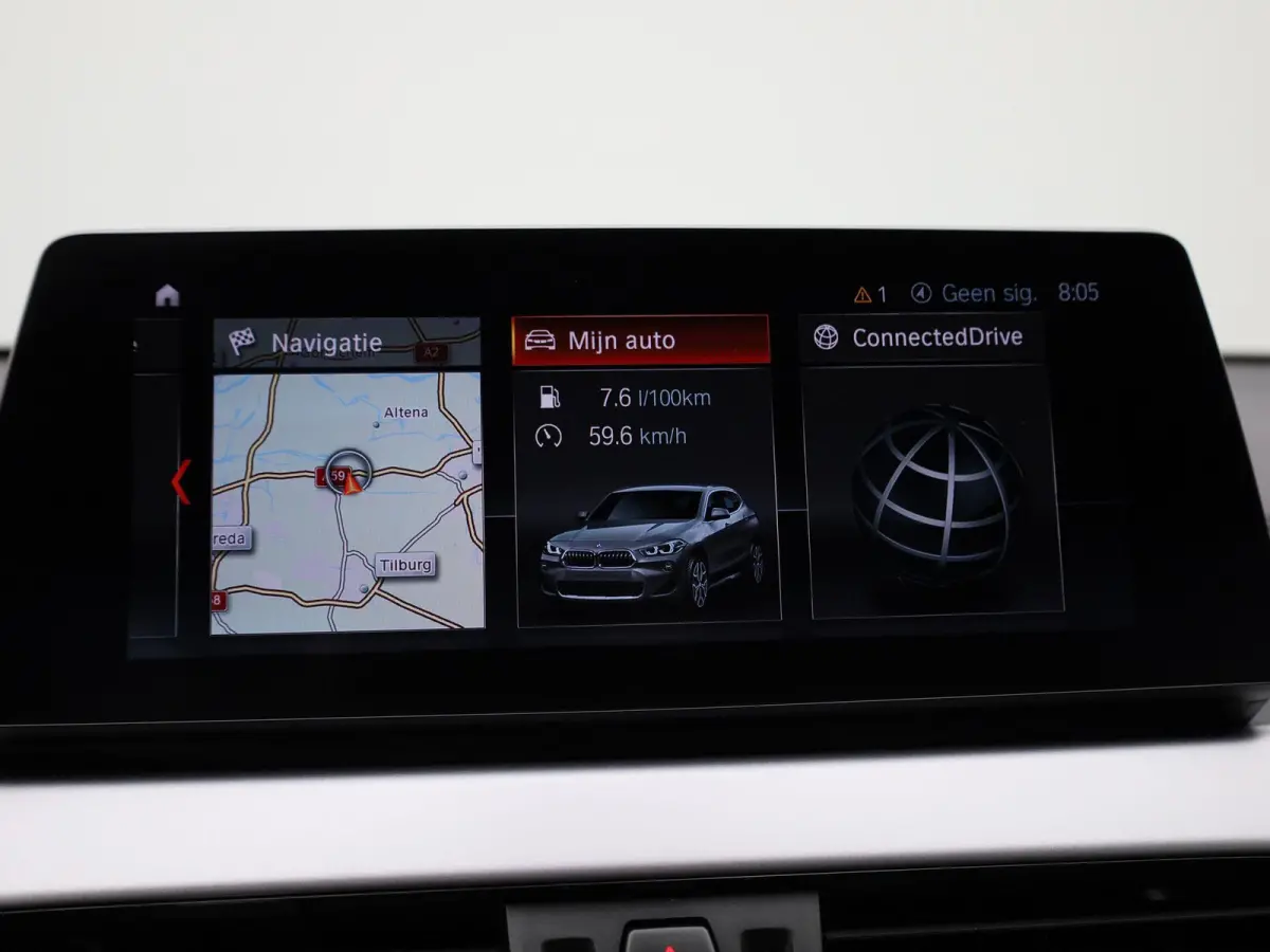 xDrive25e | Automaat | Head-up Display | Achteruitrijcamera | Parkeersensoren |