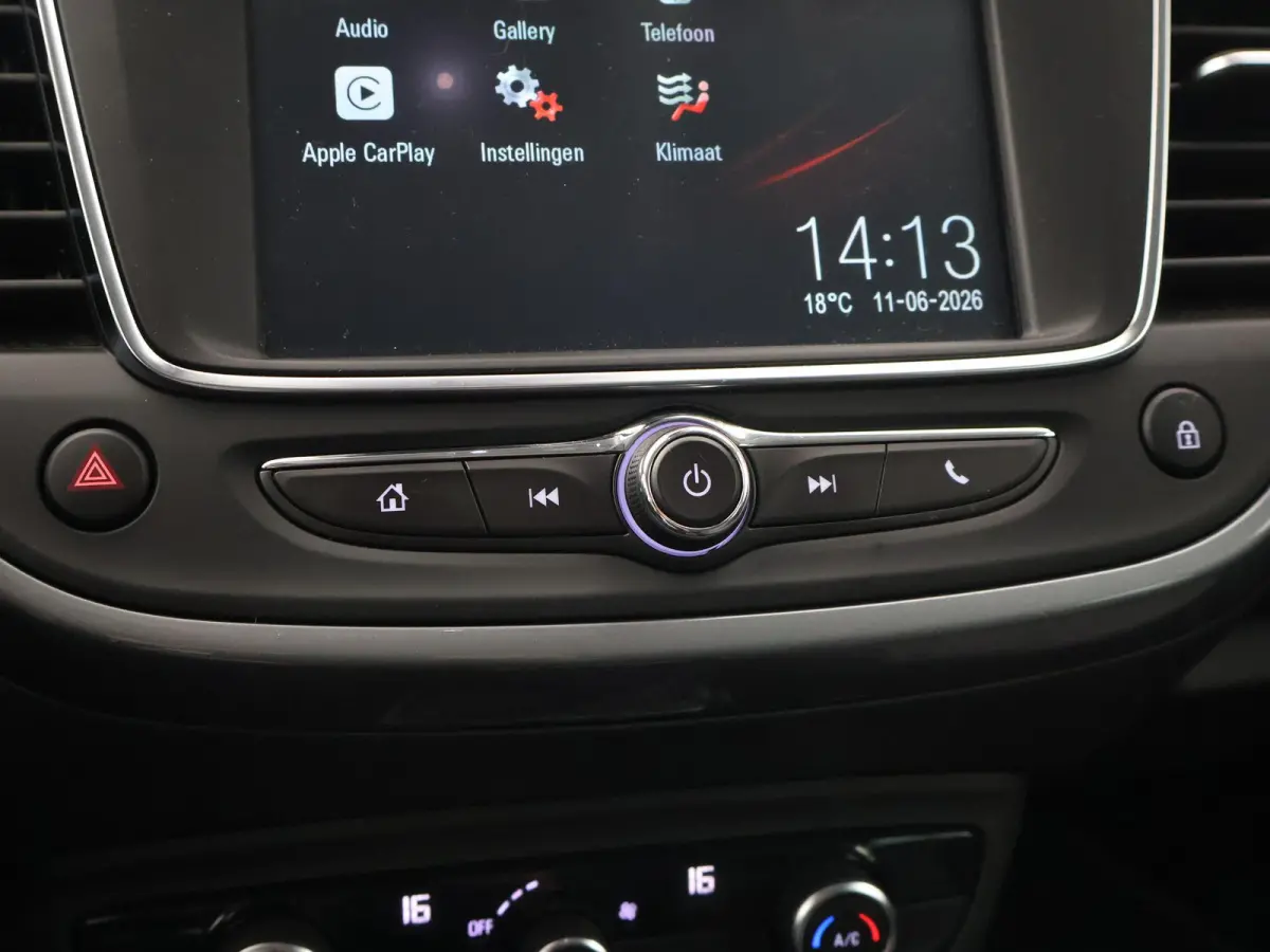 1.2 TURBO + TREKHAAK | CAMERA | DAB+ | APPLE CARPLAY | PRIVACY GLASS | LED