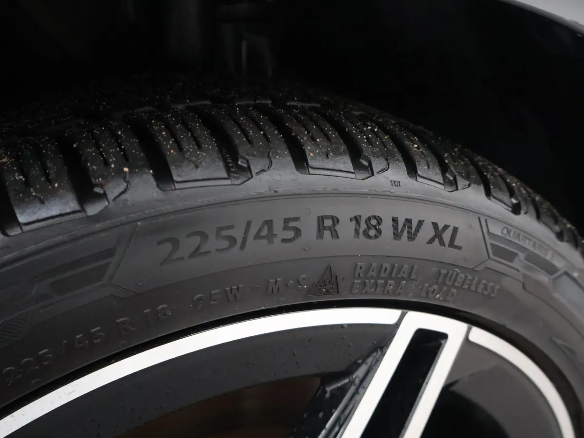 250e 218 PK AMG NIGHT + SFEERVERLICHTING | CAMERA | 18 INCH | STOELVERWARMING