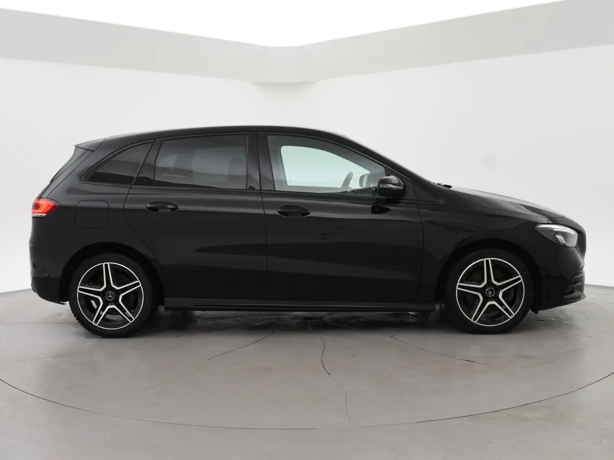250e 218 PK AMG NIGHT + SFEERVERLICHTING | CAMERA | 18 INCH | STOELVERWARMING