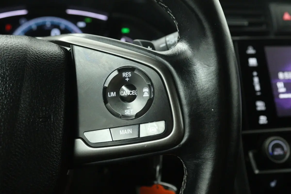 1.0 i-VTEC Elegance (TREKHAAK, DIGITALE COCKPIT, CAMERA, STOELVERWARMING, CRUISE ADAPTIEF, PARKEERSENSOREN)