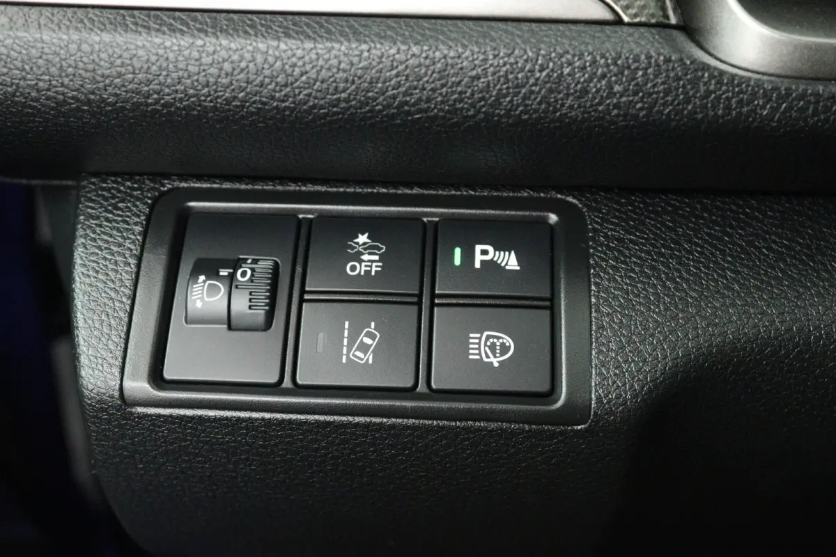 1.0 i-VTEC Elegance (TREKHAAK, DIGITALE COCKPIT, CAMERA, STOELVERWARMING, CRUISE ADAPTIEF, PARKEERSENSOREN)
