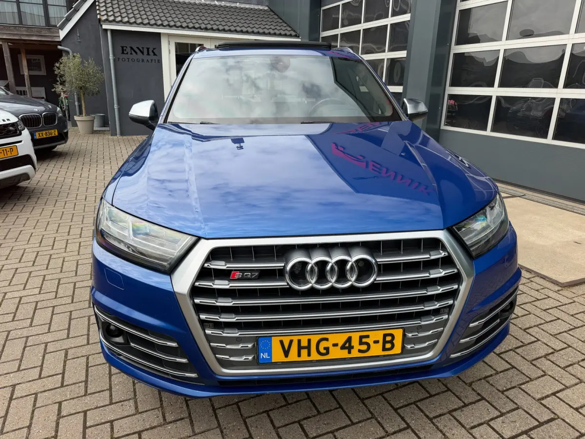SQ7 4.0 TDI SQ7 quattro / Pano / Night Vision / AWS / Head Up / Alcantara / Grijs kenteken .
