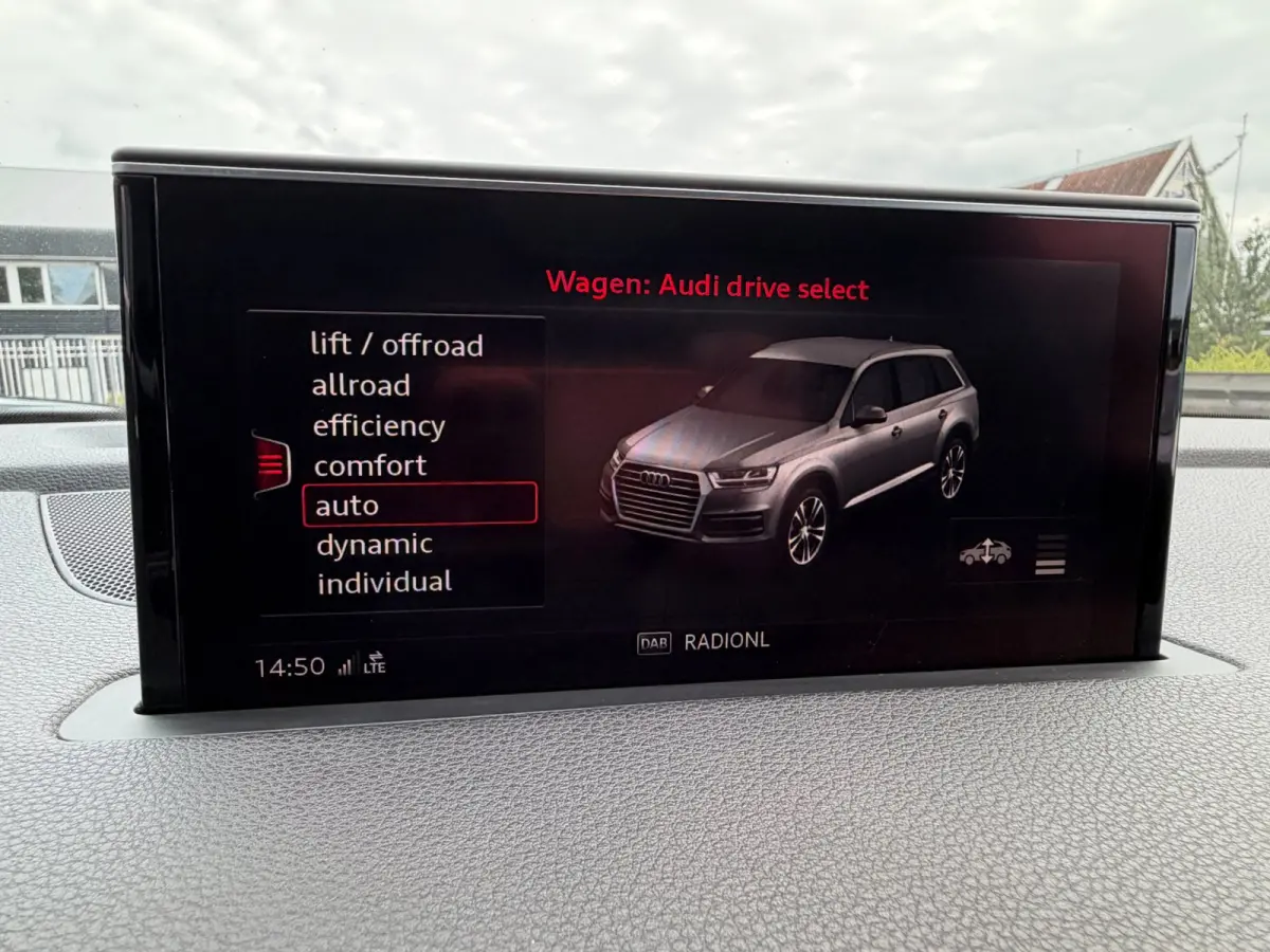 SQ7 4.0 TDI SQ7 quattro / Pano / Night Vision / AWS / Head Up / Alcantara / Grijs kenteken .