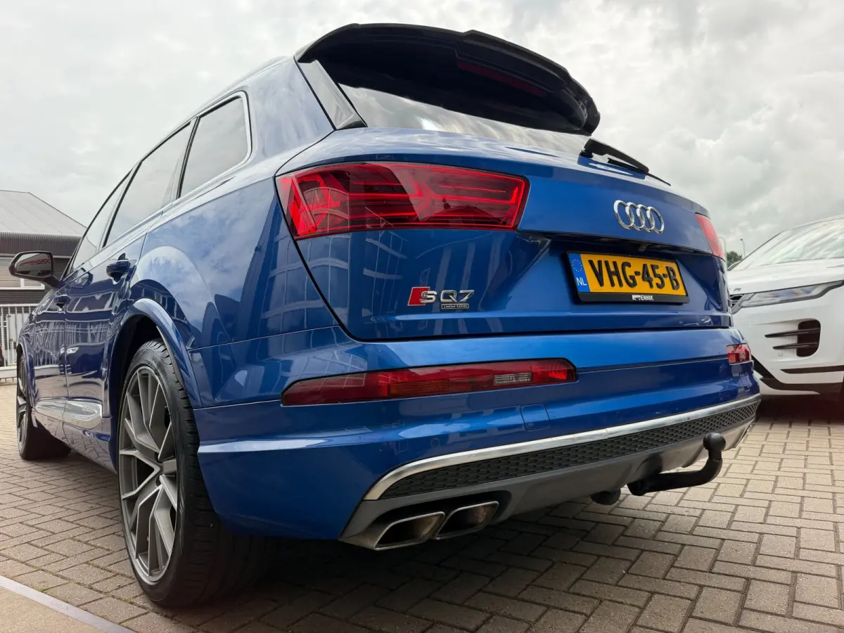 SQ7 4.0 TDI SQ7 quattro / Pano / Night Vision / AWS / Head Up / Alcantara / Grijs kenteken .