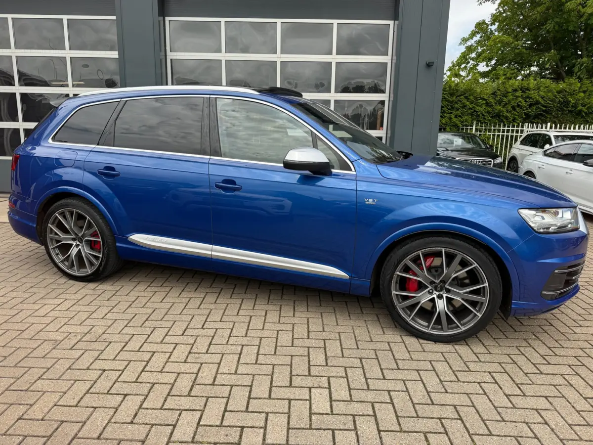SQ7 4.0 TDI SQ7 quattro / Pano / Night Vision / AWS / Head Up / Alcantara / Grijs kenteken .
