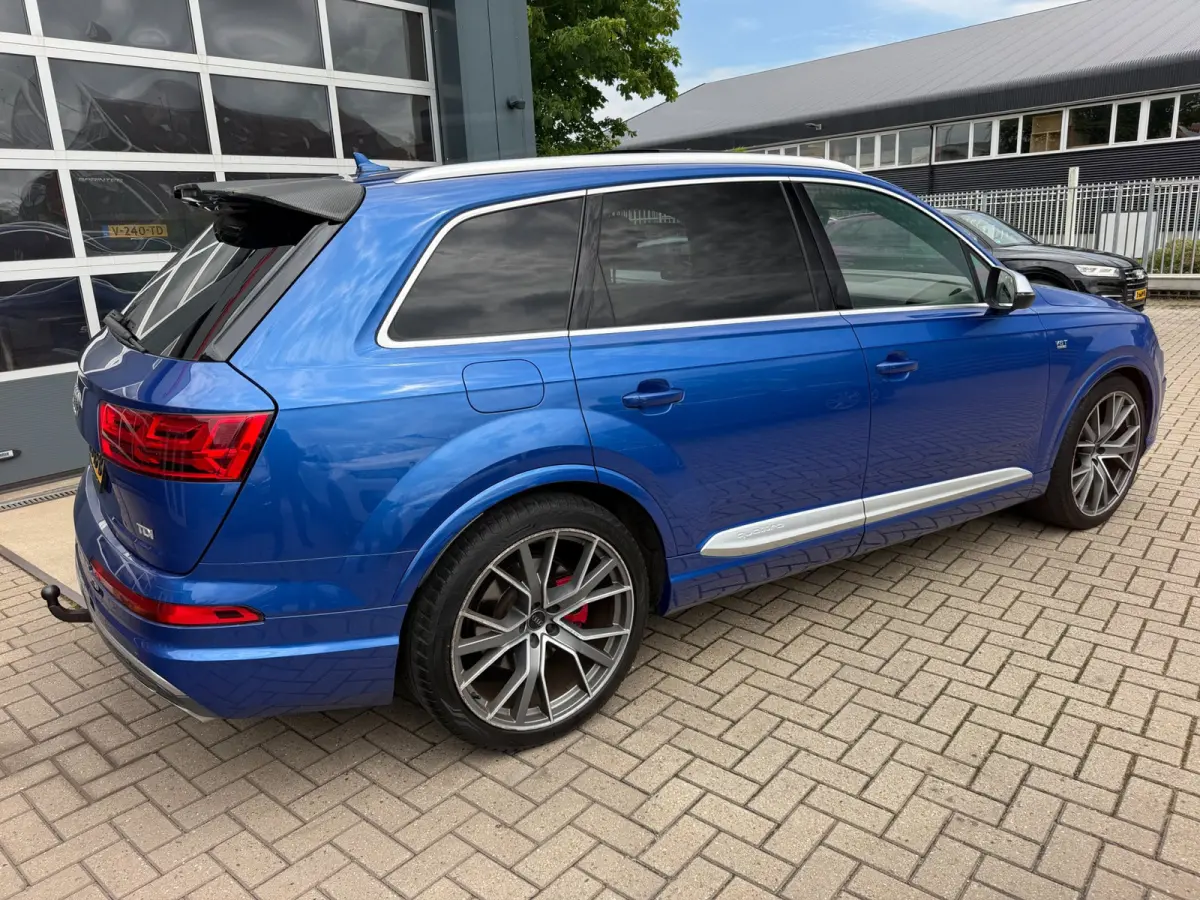 SQ7 4.0 TDI SQ7 quattro / Pano / Night Vision / AWS / Head Up / Alcantara / Grijs kenteken .