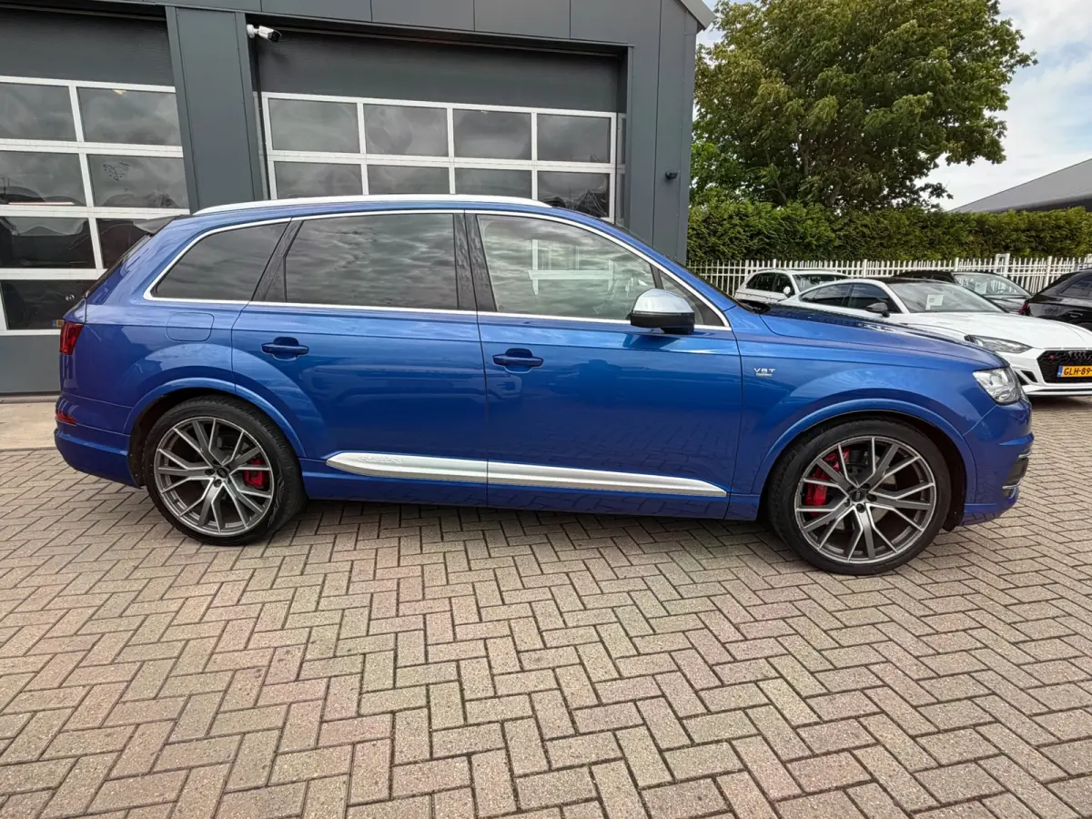 SQ7 4.0 TDI SQ7 quattro / Pano / Night Vision / AWS / Head Up / Alcantara / Grijs kenteken .