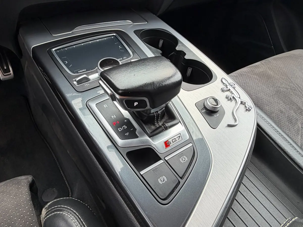 SQ7 4.0 TDI SQ7 quattro / Pano / Night Vision / AWS / Head Up / Alcantara / Grijs kenteken .