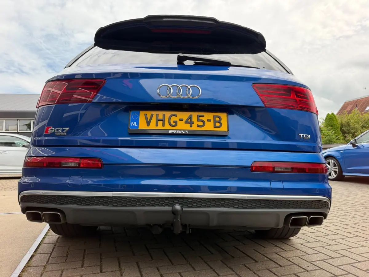SQ7 4.0 TDI SQ7 quattro / Pano / Night Vision / AWS / Head Up / Alcantara / Grijs kenteken .