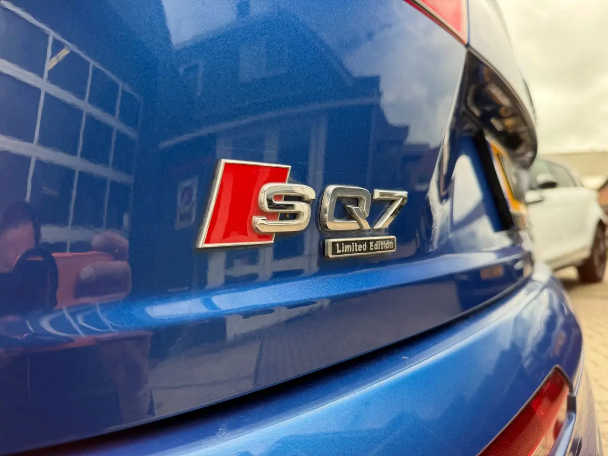 SQ7 4.0 TDI SQ7 quattro / Pano / Night Vision / AWS / Head Up / Alcantara / Grijs kenteken .