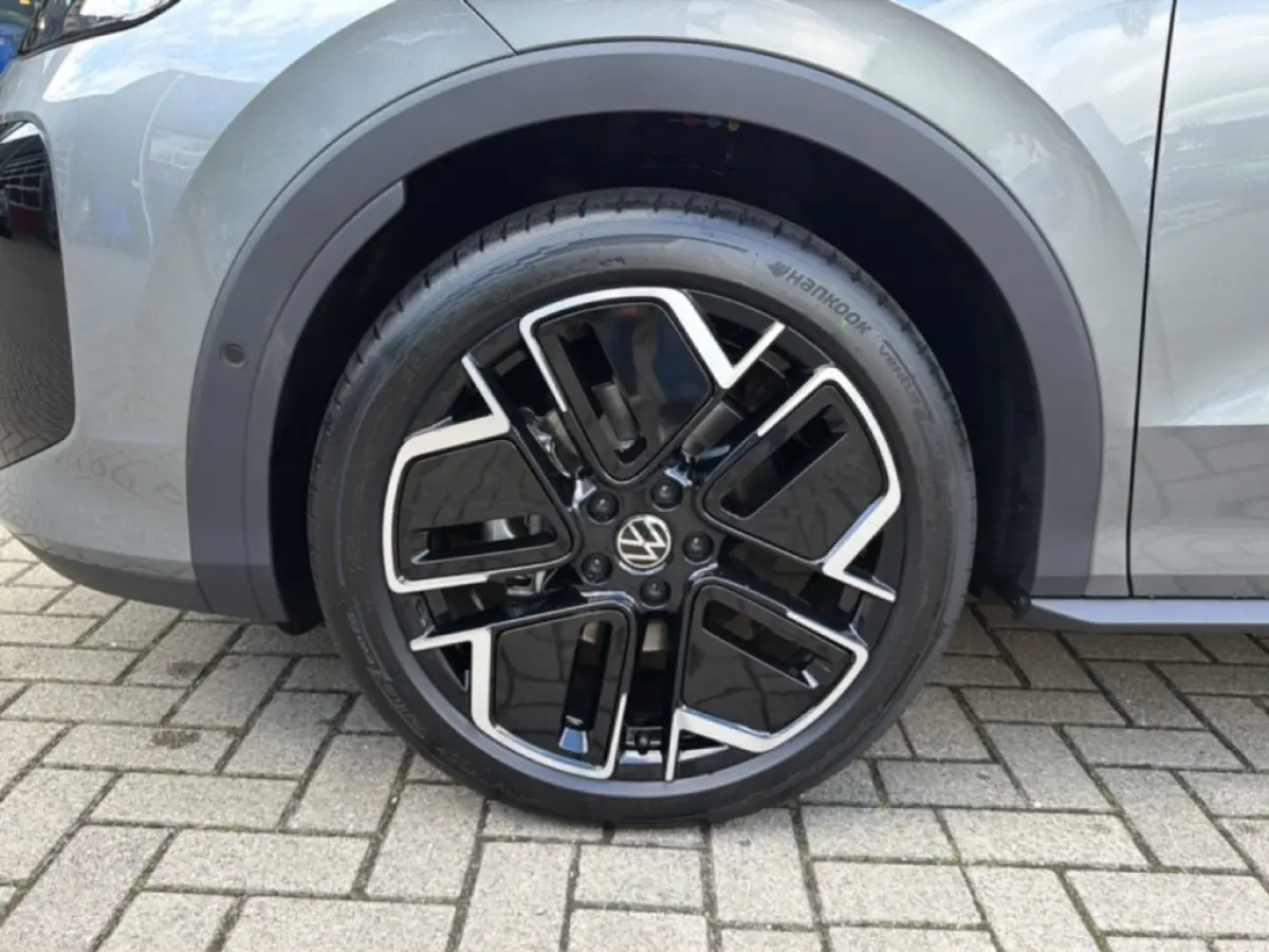 1.5 eTSI R-LINE ZWART-DAK/PANO-DAK/TREKHAAK/CAMERA/19''INCH/IQ-LIGHTS