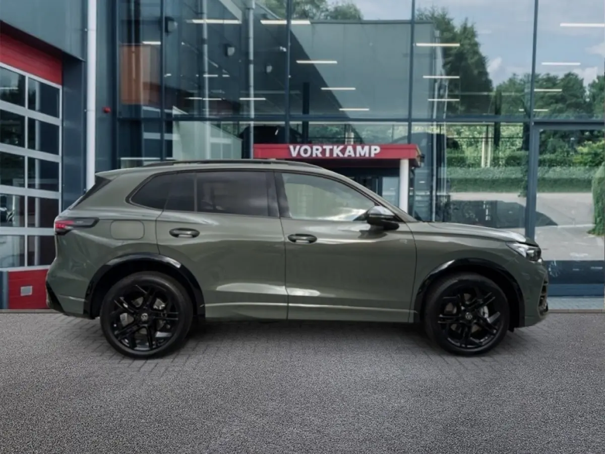 1.5 TSI e HYBRID R-LINE 272 PK LEDER/PANO-DAK/TREKHAAK/H&K/360CAMERA