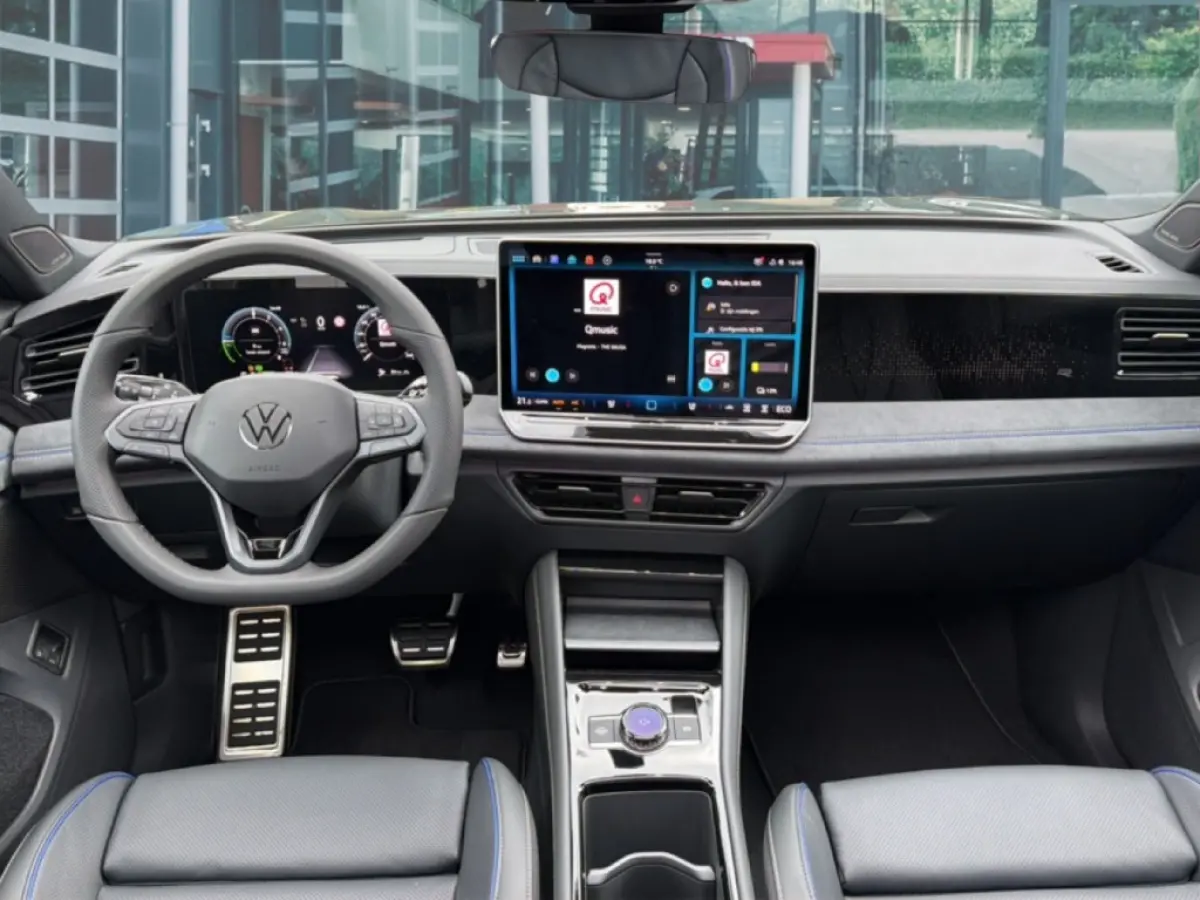 1.5 TSI e HYBRID R-LINE 272 PK LEDER/PANO-DAK/TREKHAAK/H&K/360CAMERA