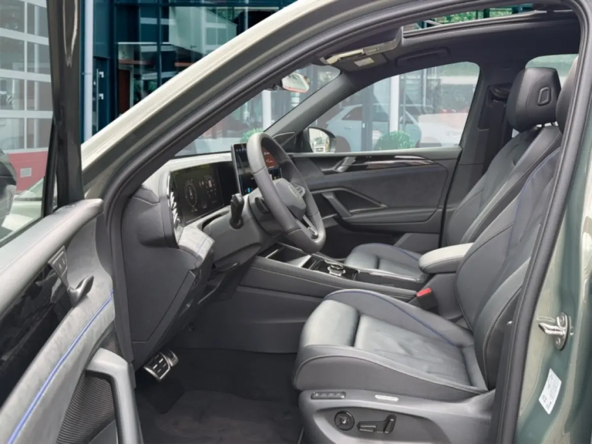 1.5 TSI e HYBRID R-LINE 272 PK LEDER/PANO-DAK/TREKHAAK/H&K/360CAMERA
