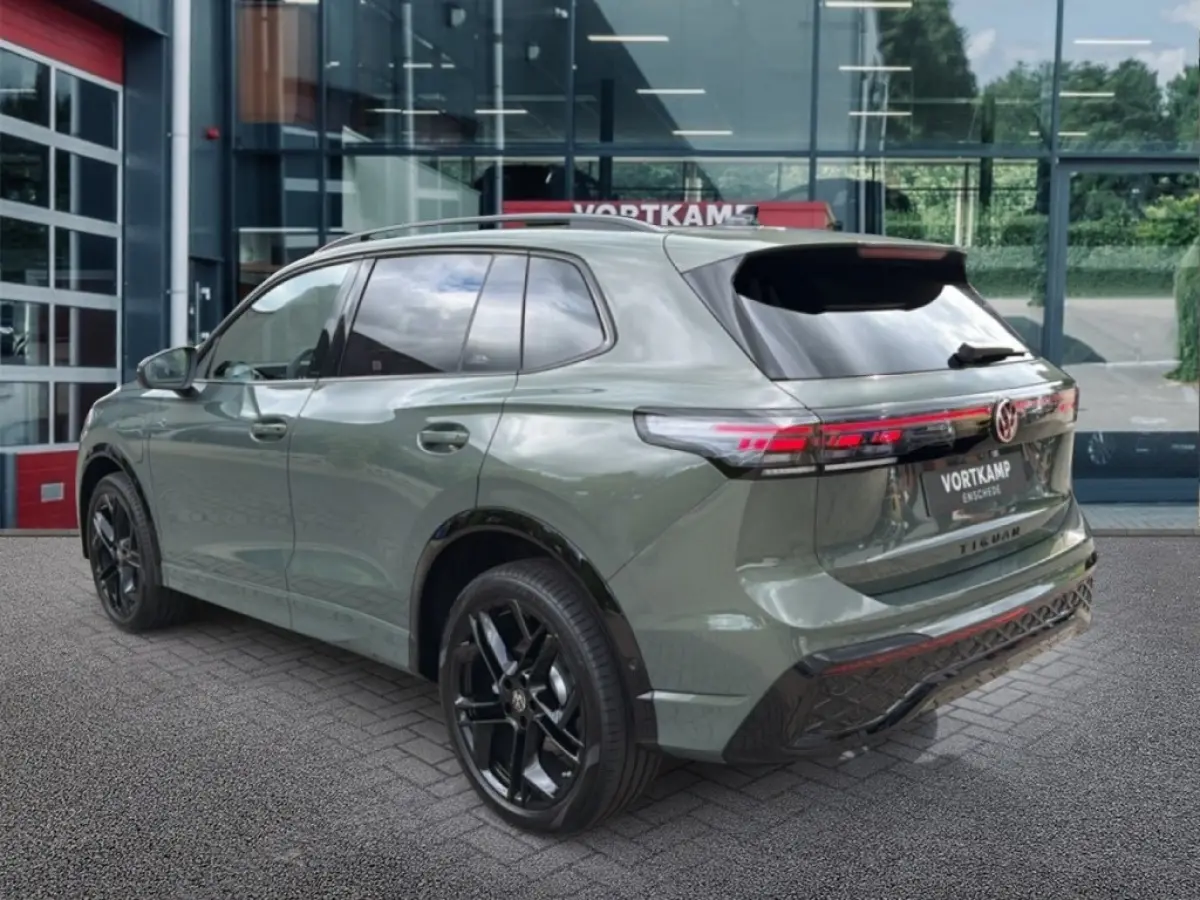 1.5 TSI e HYBRID R-LINE 272 PK LEDER/PANO-DAK/TREKHAAK/H&K/360CAMERA