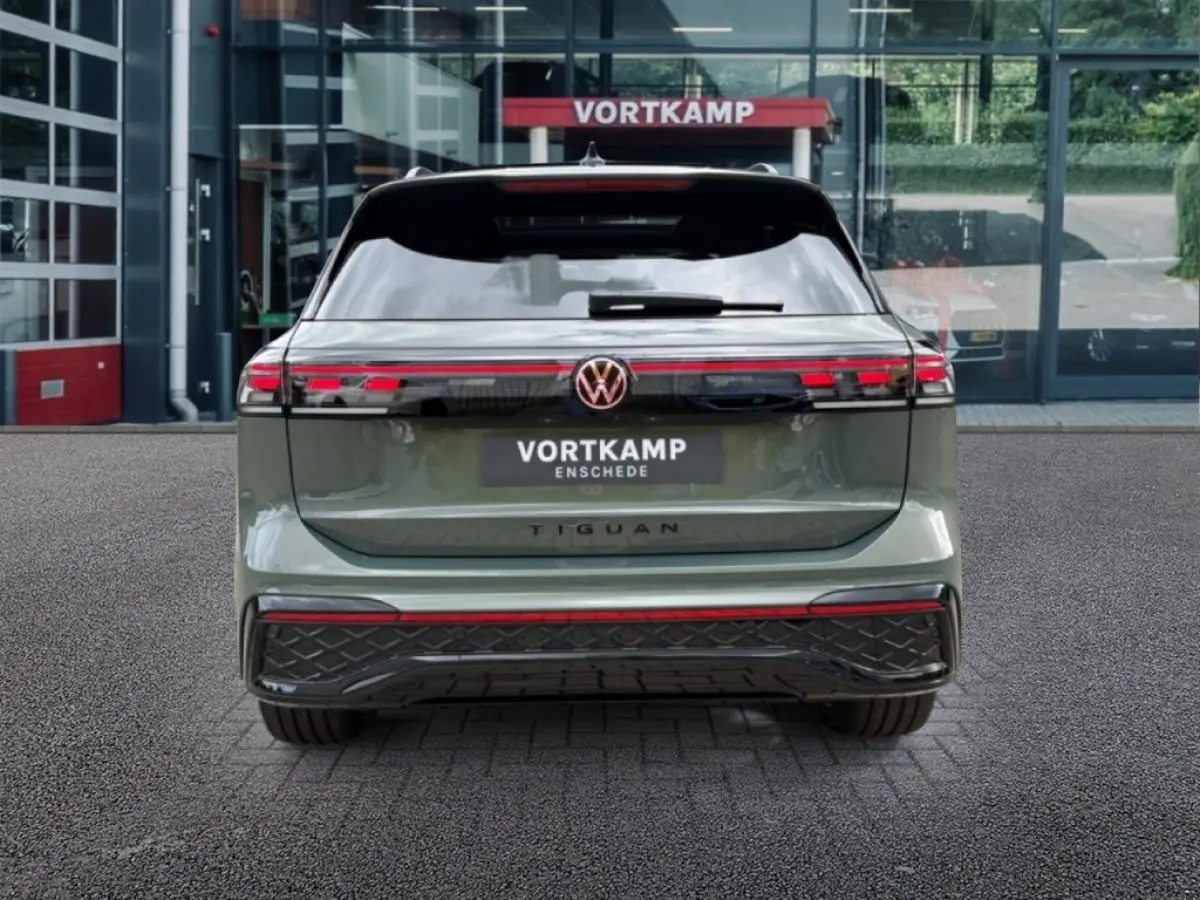 1.5 TSI e HYBRID R-LINE 272 PK LEDER/PANO-DAK/TREKHAAK/H&K/360CAMERA