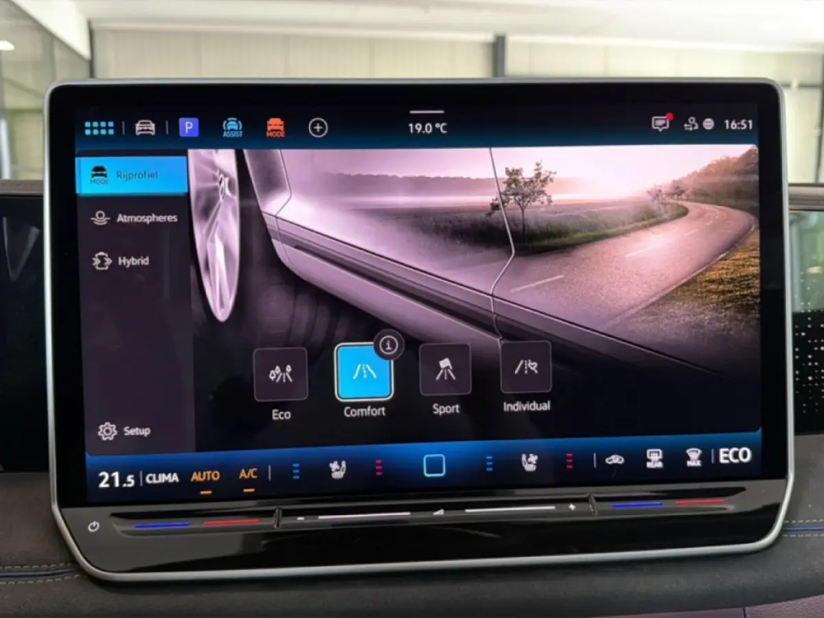 1.5 TSI e HYBRID R-LINE 272 PK LEDER/PANO-DAK/TREKHAAK/H&K/360CAMERA