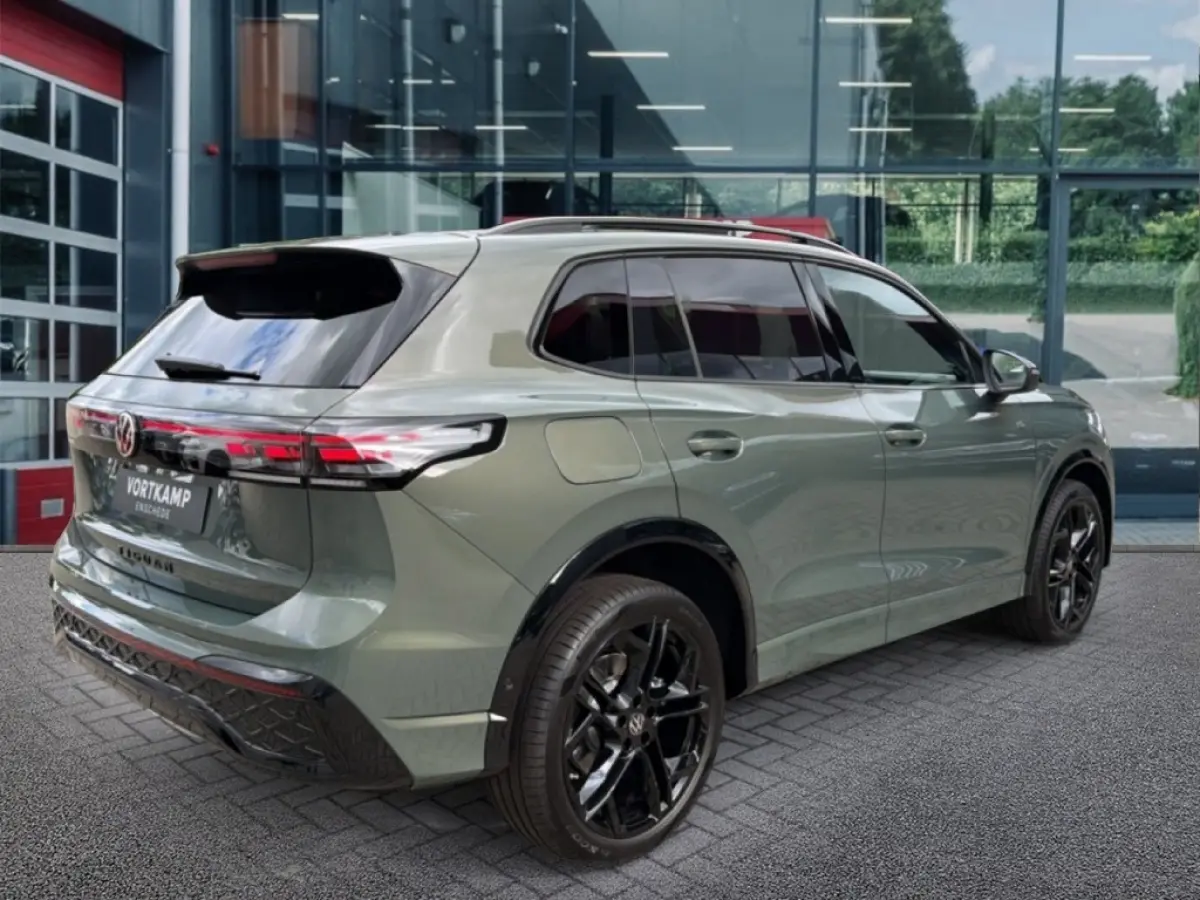 1.5 TSI e HYBRID R-LINE 272 PK LEDER/PANO-DAK/TREKHAAK/H&K/360CAMERA
