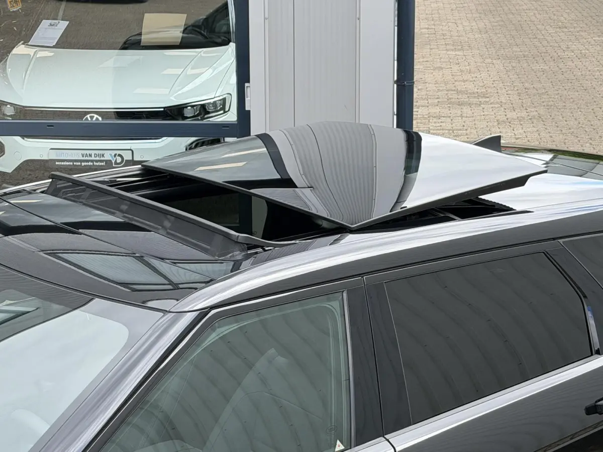 1.5 P270e SE Dynamic | NL-auto 1e eig. / Pano-schuifdak / Blackpack