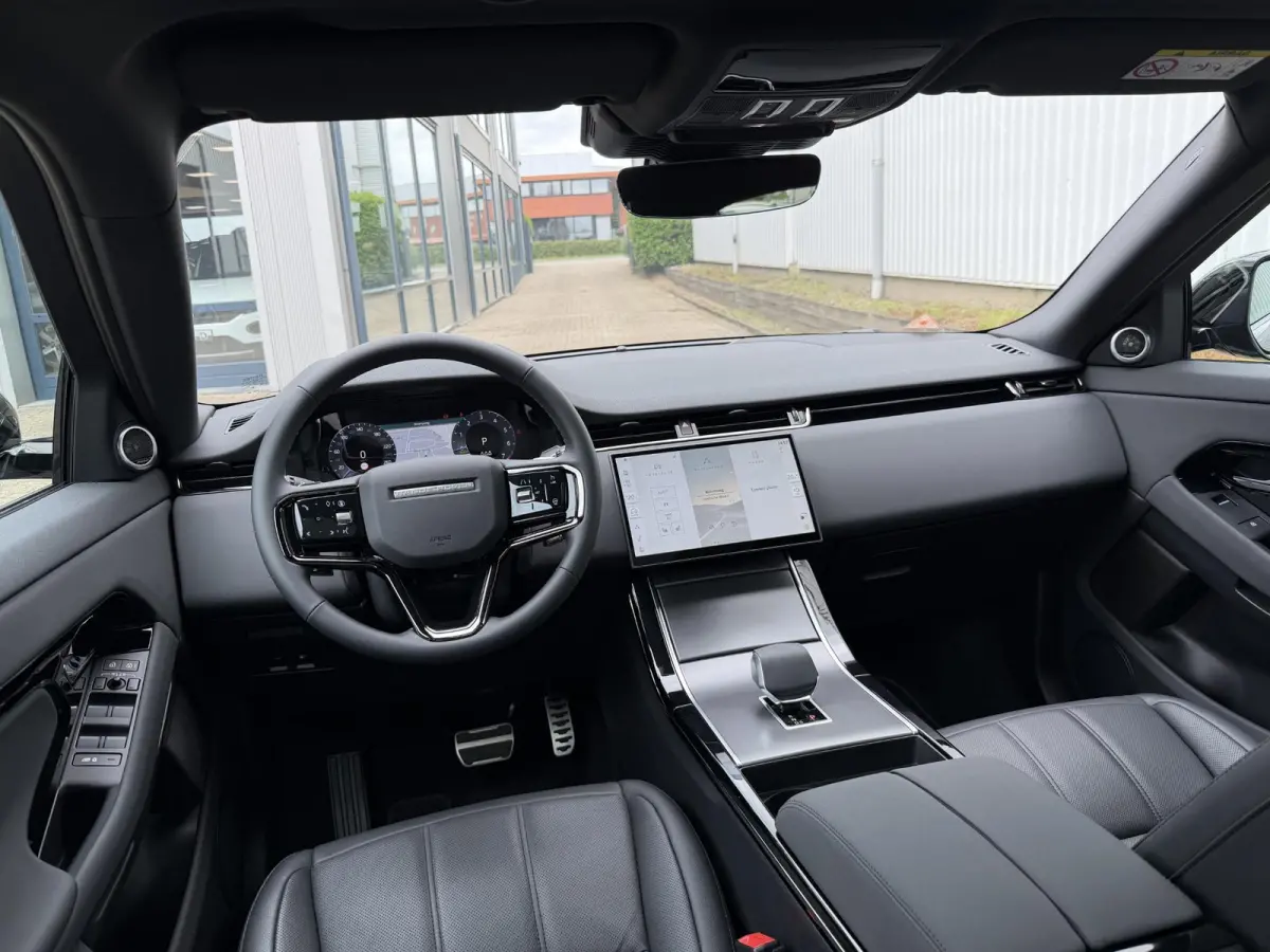 1.5 P270e SE Dynamic | NL-auto 1e eig. / Pano-schuifdak / Blackpack