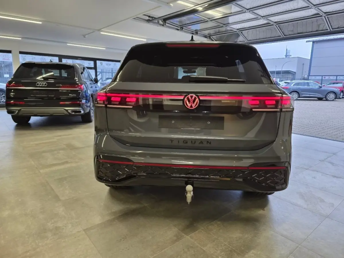 1.5 TSI e-HYBRID 272 PK R-LINE PANO-DAK/CAMERA/TREKHAAK/H&K/HUD/LEDER/MEMORY
