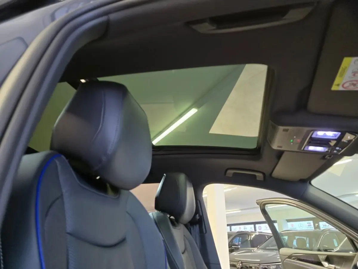 1.5 TSI e-HYBRID 272 PK R-LINE PANO-DAK/CAMERA/TREKHAAK/H&K/HUD/LEDER/MEMORY