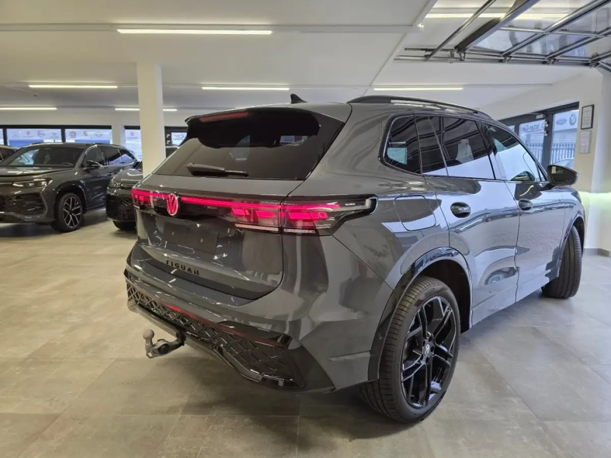 1.5 TSI e-HYBRID 272 PK R-LINE PANO-DAK/CAMERA/TREKHAAK/H&K/HUD/LEDER/MEMORY