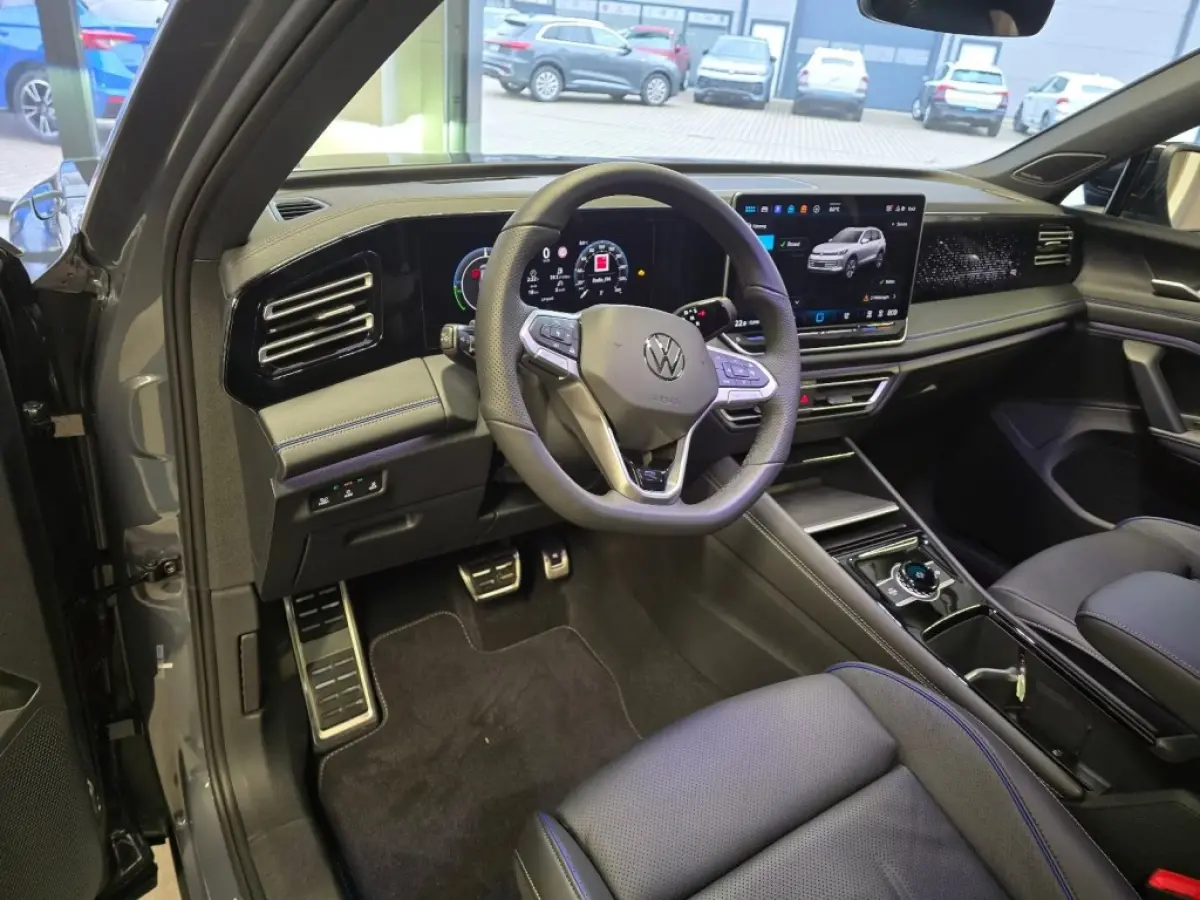 1.5 TSI e-HYBRID 272 PK R-LINE PANO-DAK/CAMERA/TREKHAAK/H&K/HUD/LEDER/MEMORY