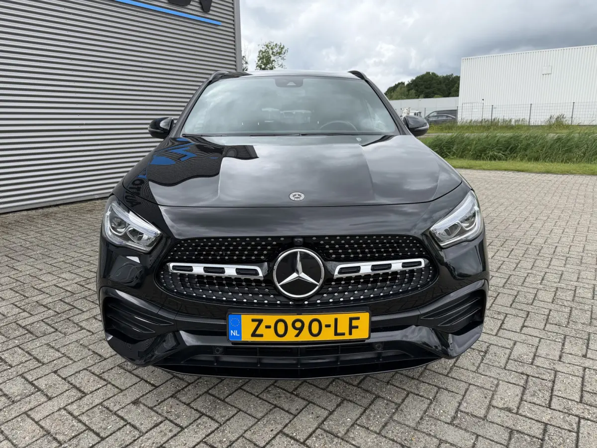 250 e AMG Line Panoramadak Carplay 19 Inch Sfeerverlichting Stoelverwarming Achteruitrijcamera