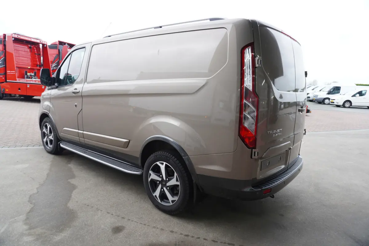 300S 2.0 TDCI 130PK L1H1 Limited Active edition Nr. V098 | Airco | Cruise | Apple-Android auto