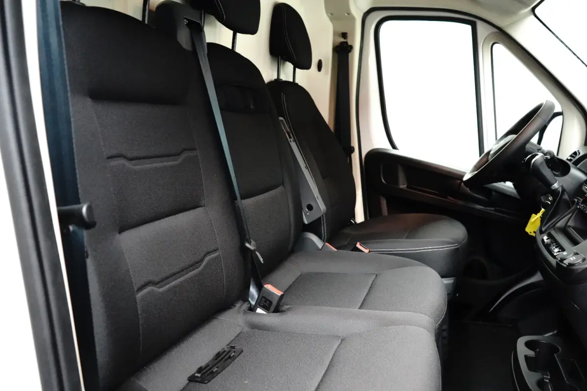 2.2 BlueHDi 140 S&S L3H2 3.5t | BPM vrij | | 2 zitplaatsen rechtsvoor | Achteruitrijcamera | Cruise control