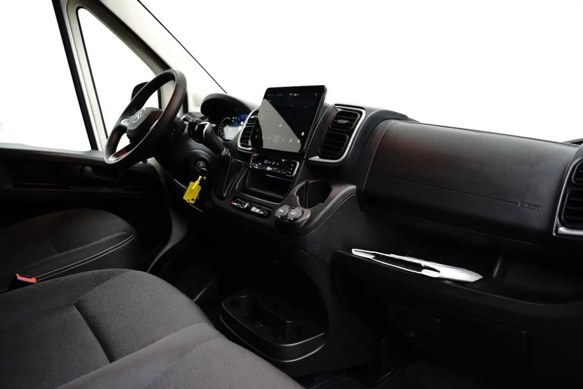 2.2 BlueHDi 140 S&S L3H2 3.5t | BPM vrij | | 2 zitplaatsen rechtsvoor | Achteruitrijcamera | Cruise control