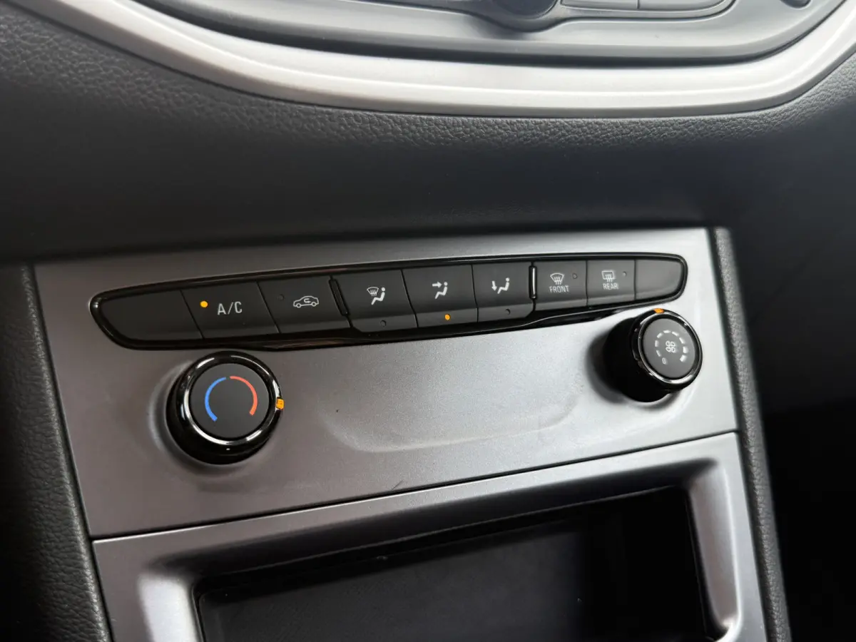 1.2 Edition | TREKHAAK | NAVI | FULL LED | CRUISE | CARPLAY |