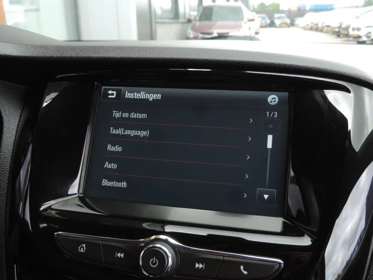 1.0 Online Edition 42.000km | CarPlay | PDC | 15'' | Priv.glas | Cruise contr | DAB | Bluetooth