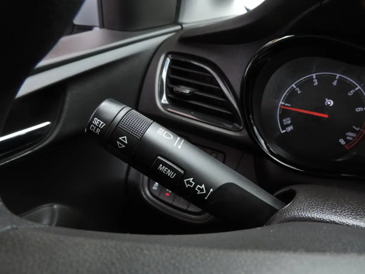 1.0 Online Edition 42.000km | CarPlay | PDC | 15'' | Priv.glas | Cruise contr | DAB | Bluetooth