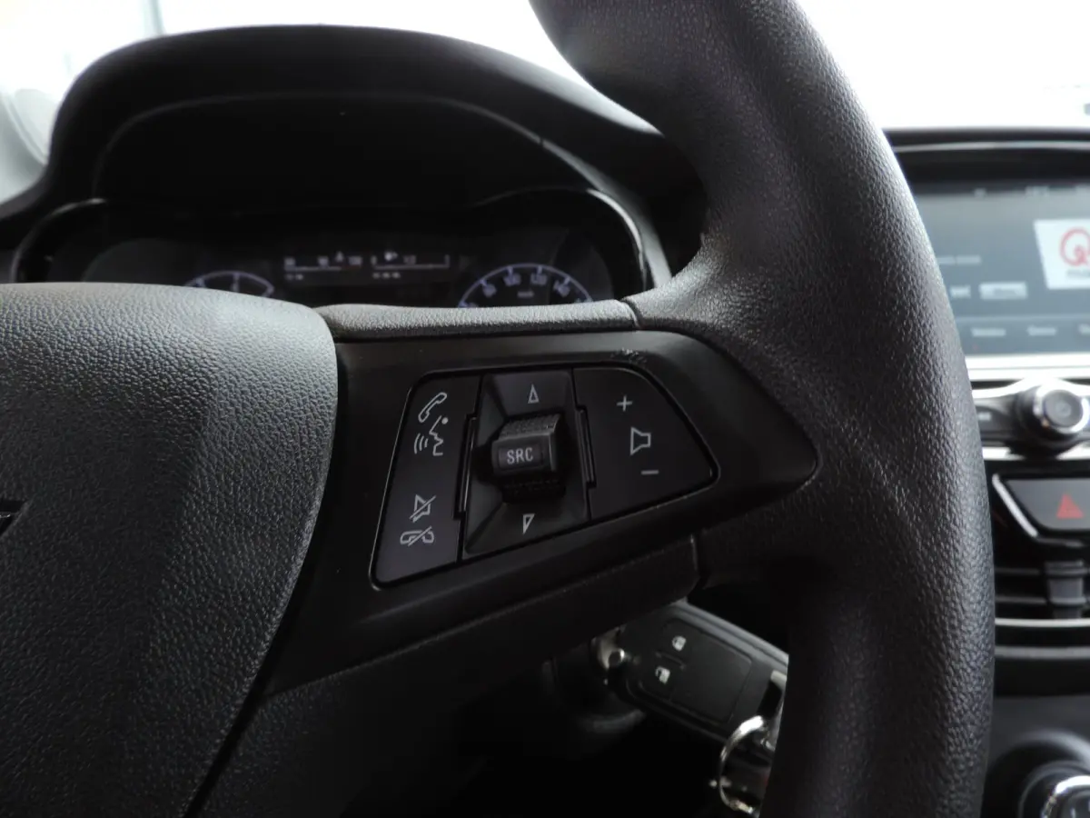 1.0 Online Edition 42.000km | CarPlay | PDC | 15'' | Priv.glas | Cruise contr | DAB | Bluetooth