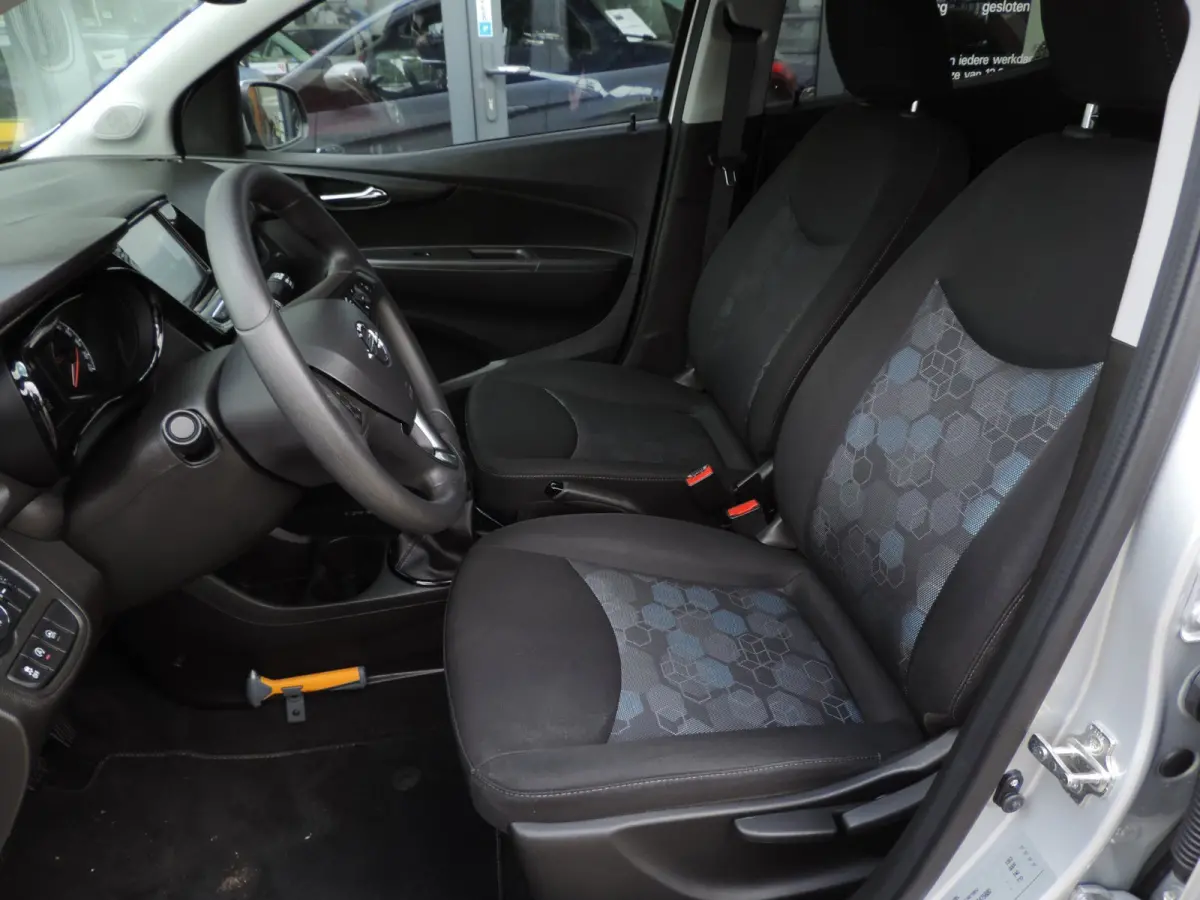 1.0 Online Edition 42.000km | CarPlay | PDC | 15'' | Priv.glas | Cruise contr | DAB | Bluetooth