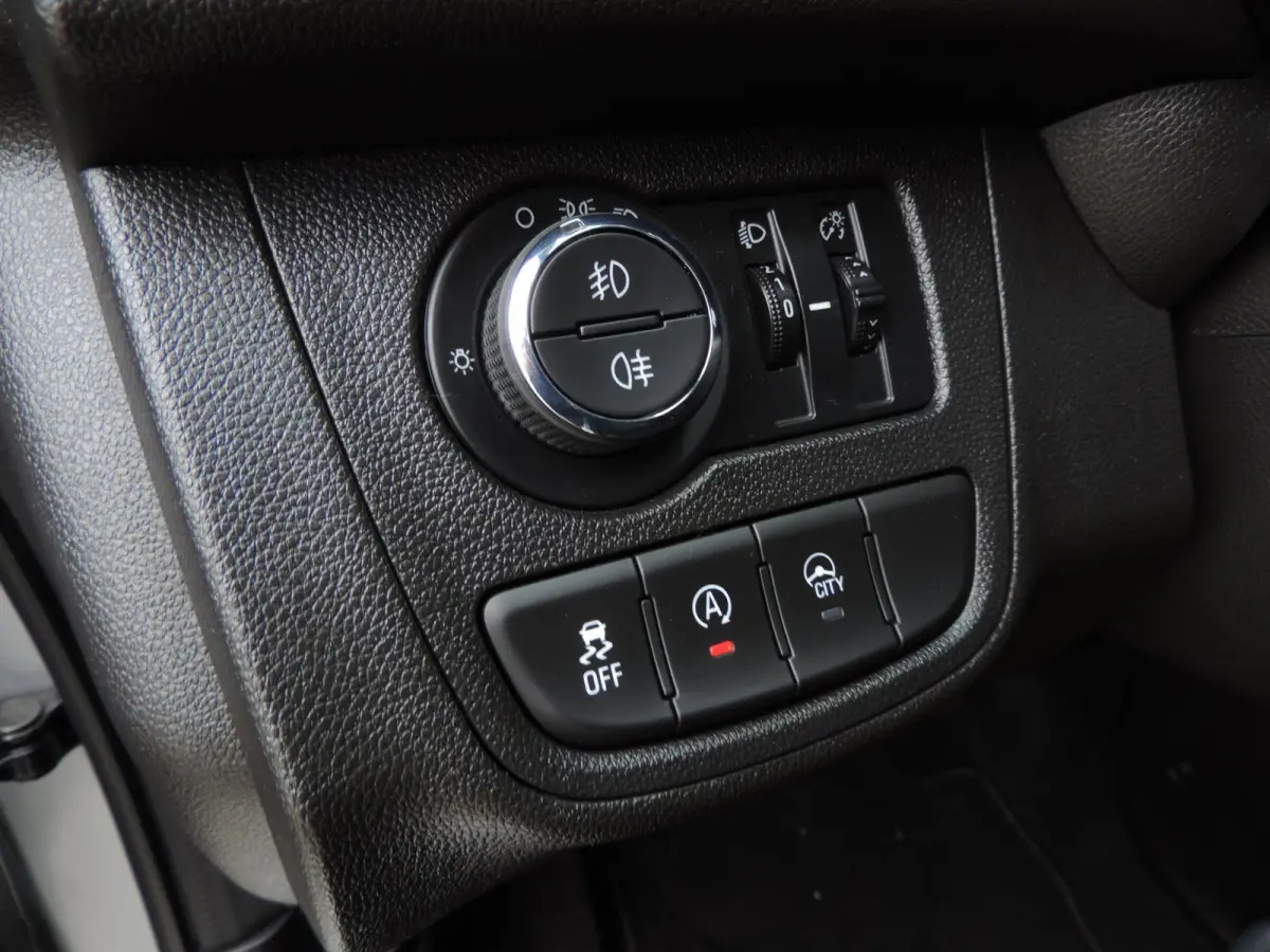 1.0 Online Edition 42.000km | CarPlay | PDC | 15'' | Priv.glas | Cruise contr | DAB | Bluetooth