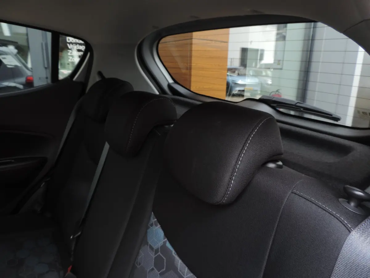 1.0 Online Edition 42.000km | CarPlay | PDC | 15'' | Priv.glas | Cruise contr | DAB | Bluetooth