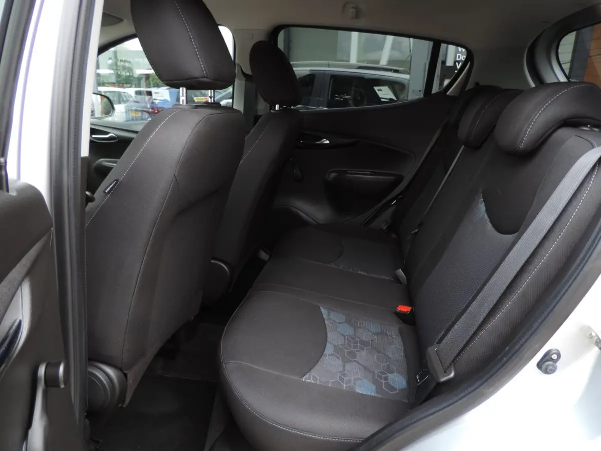 1.0 Online Edition 42.000km | CarPlay | PDC | 15'' | Priv.glas | Cruise contr | DAB | Bluetooth